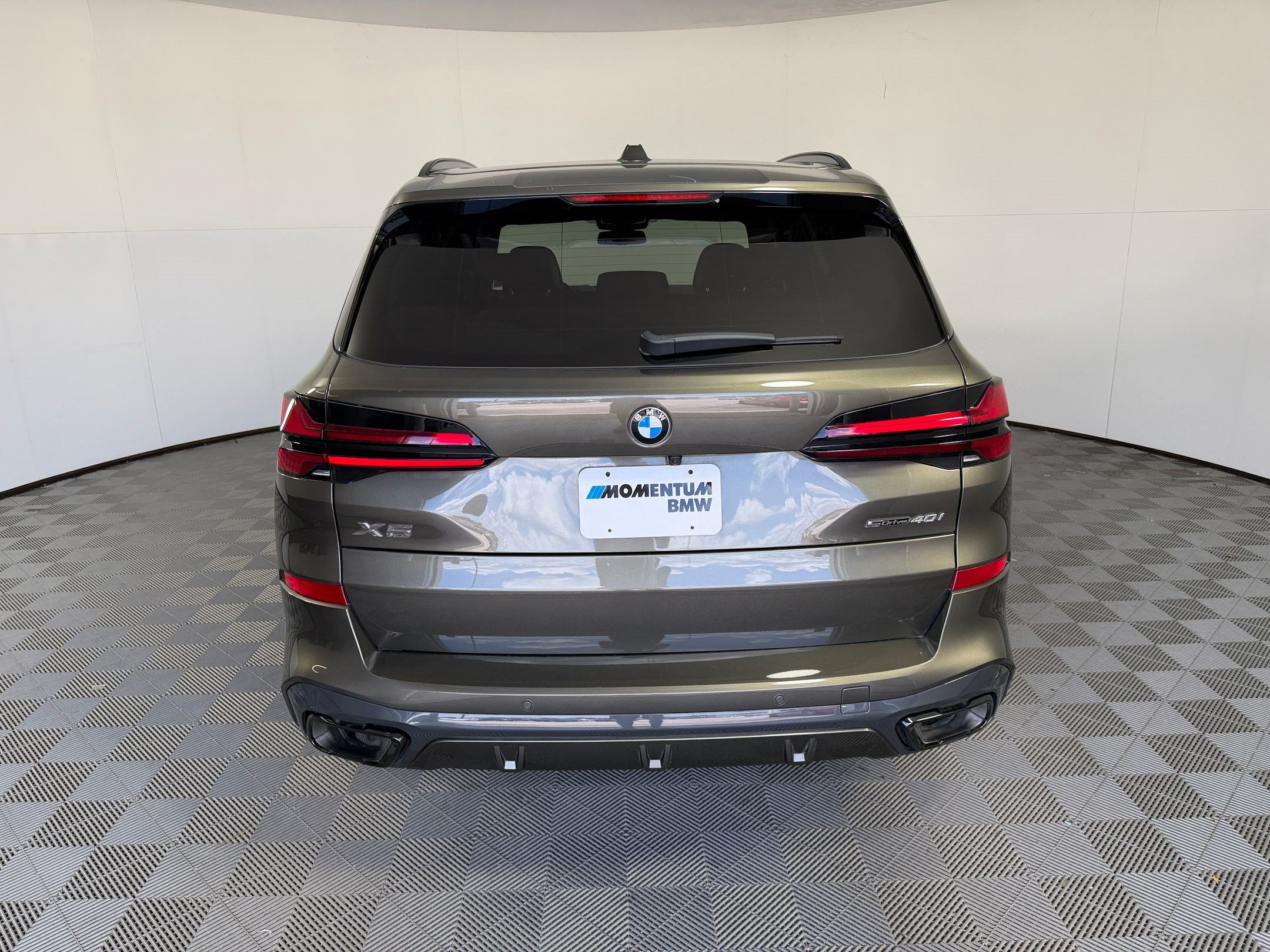Used 2024 BMW X5 sDrive40i w/ Executive Package RWD image 10