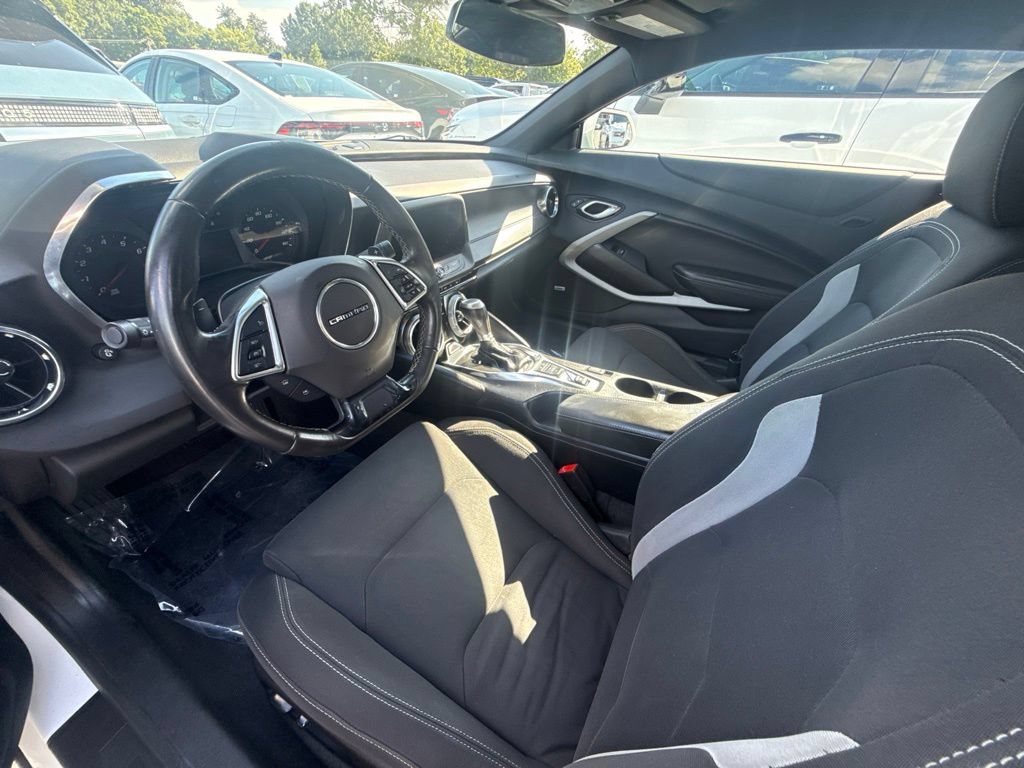 Used 2018 Chevrolet Camaro LT w/ Technology Package RWD image 3