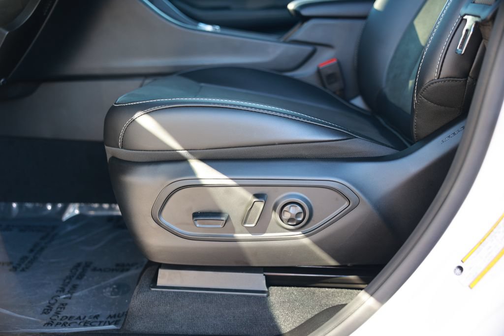 New 2026 Jeep Grand Cherokee Altitude RWD image 16