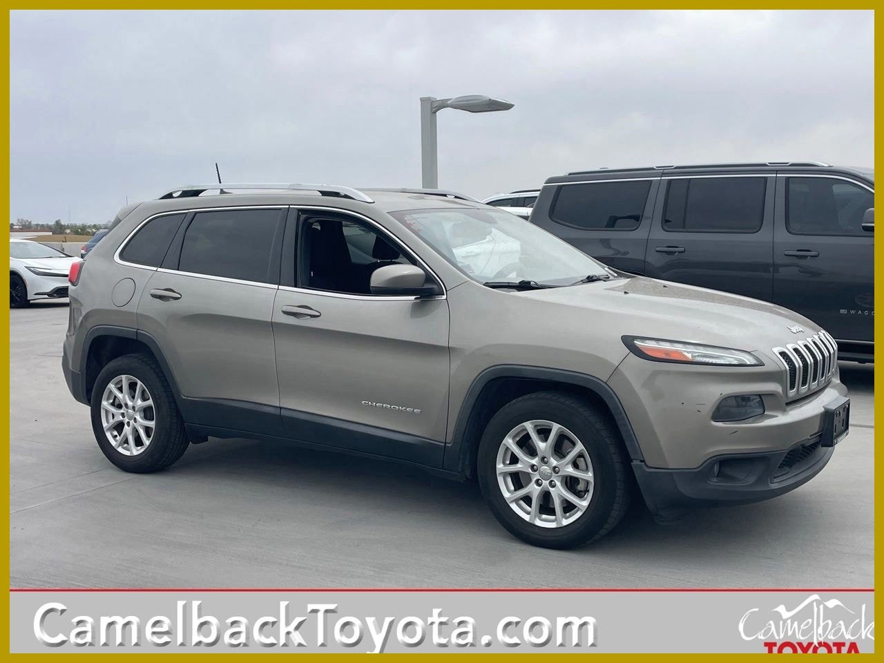 Used 2017 Jeep Cherokee Latitude w/ Safety/Convenience Group video 1