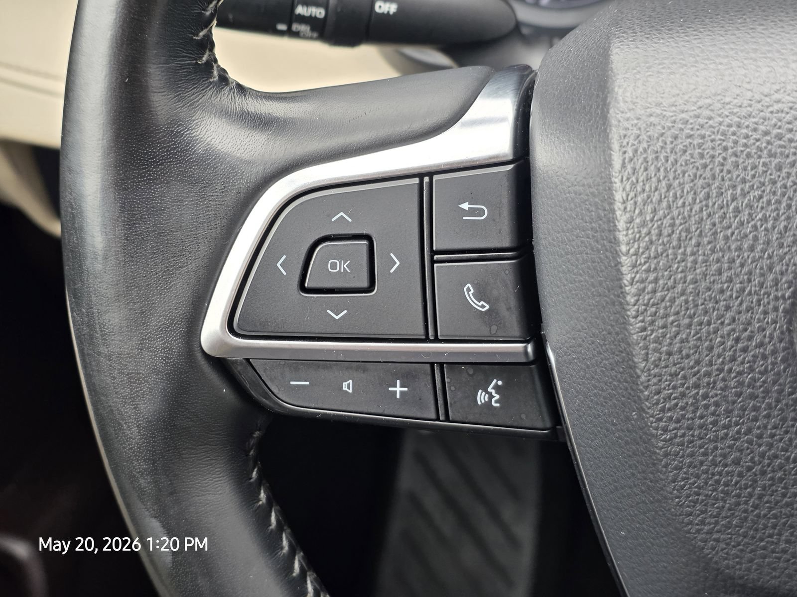 Used 2021 Toyota Highlander XLE FWD image 31