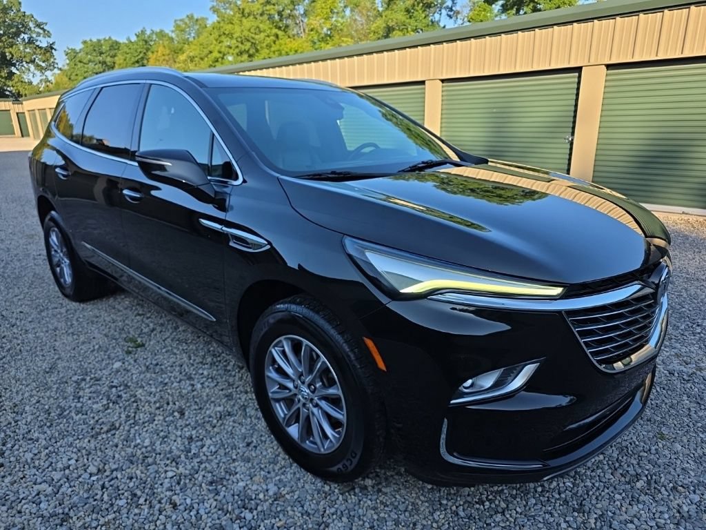 Used 2023 Buick Enclave Essence FWD image 8