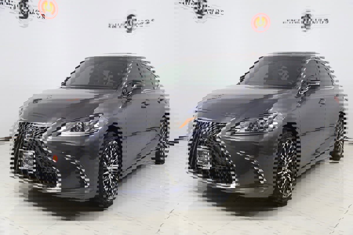 Used 2023 Lexus ES 300h w/ Premium Package image 5