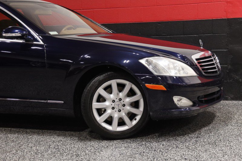 Used 2007 Mercedes-Benz S 550 4MATIC image 3