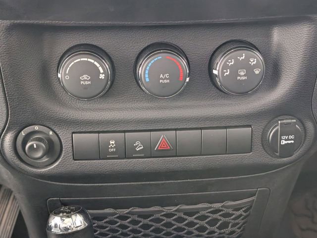 Used 2015 Jeep Wrangler Sport image 18