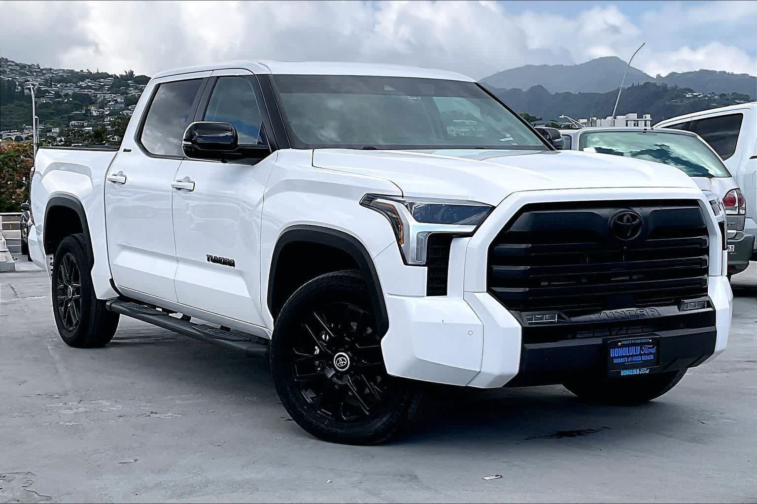 Used 2024 Toyota Tundra Limited AWD/4WD image 21