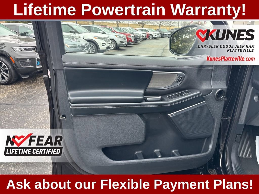 Used 2025 Ford Expedition Max Platinum image 12