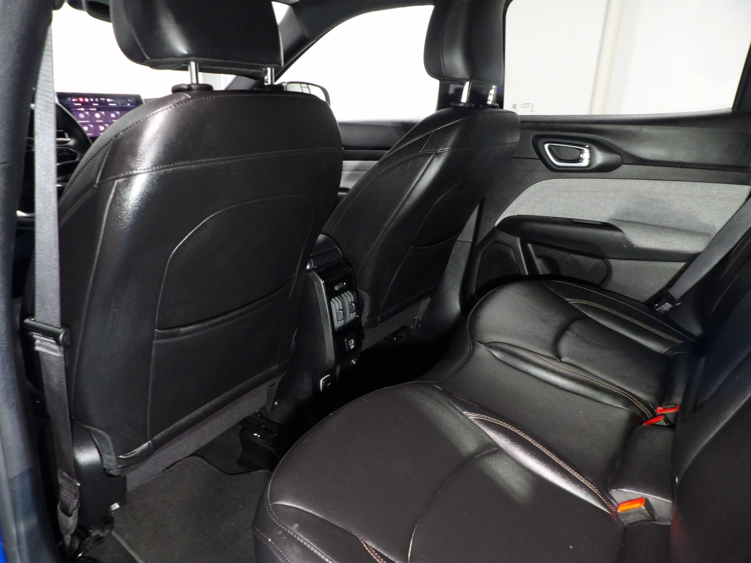 Used 2024 Jeep Compass Latitude AWD/4WD image 12