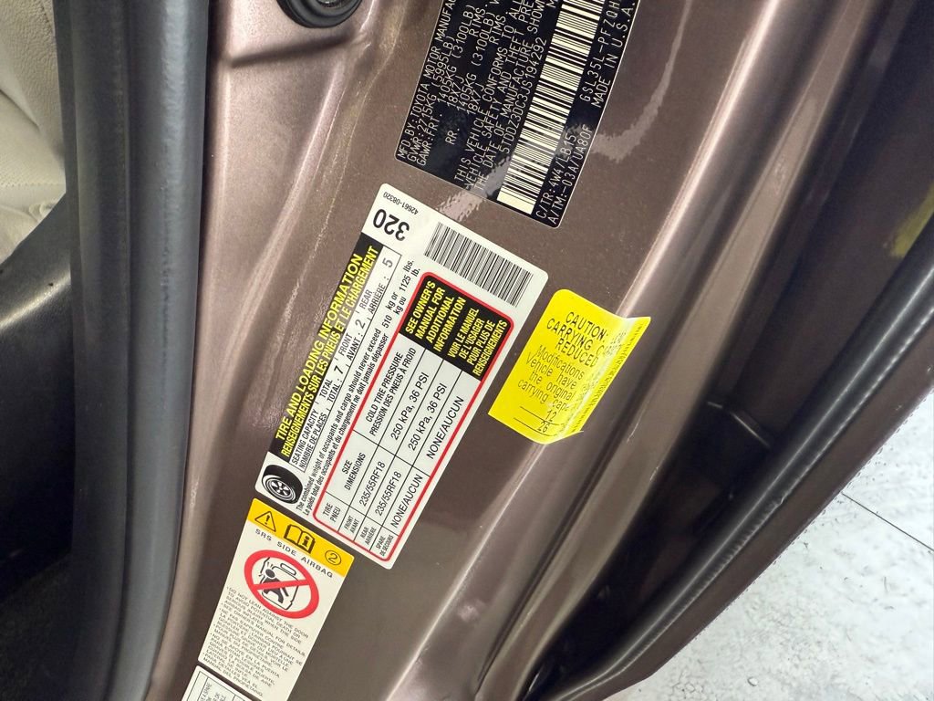 Used 2018 Toyota Sienna Limited Premium w/ Carpet Mat Package image 39