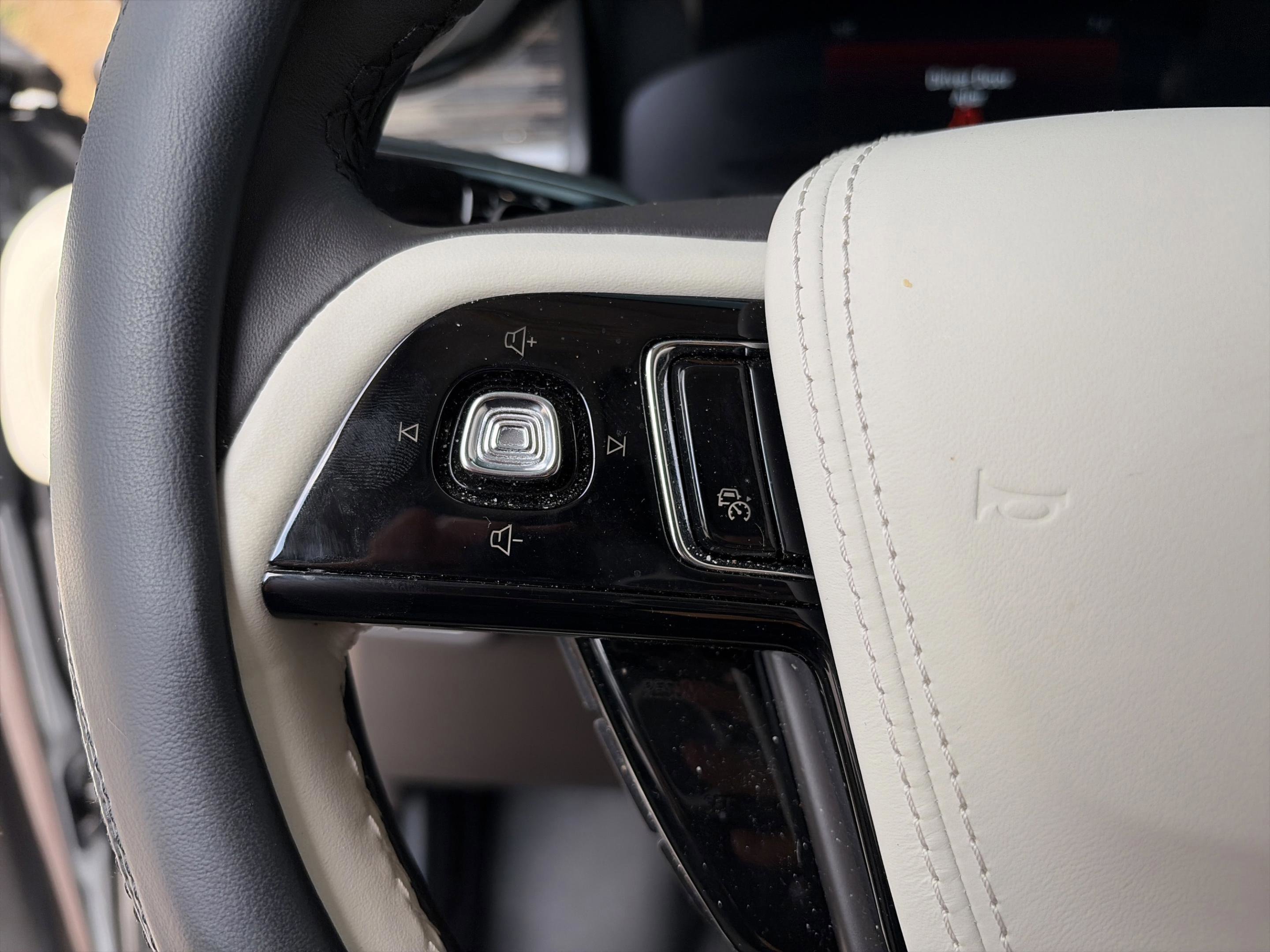 Used 2024 Lincoln Aviator Black Label w/ Dynamic Handling Package image 30