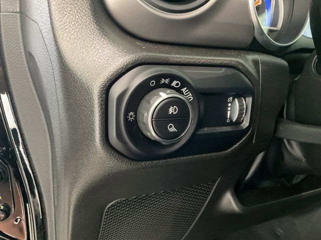 Used 2023 Jeep Gladiator Sport AWD/4WD image 7