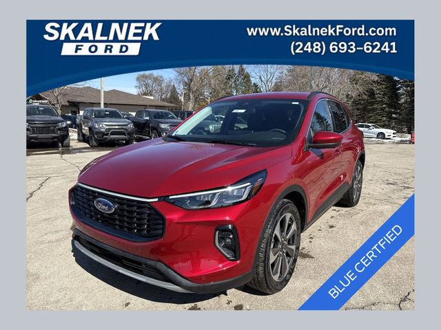 Certified 2023 Ford Escape Platinum w/ Class II Trailer Tow Package AWD/4WD image 1