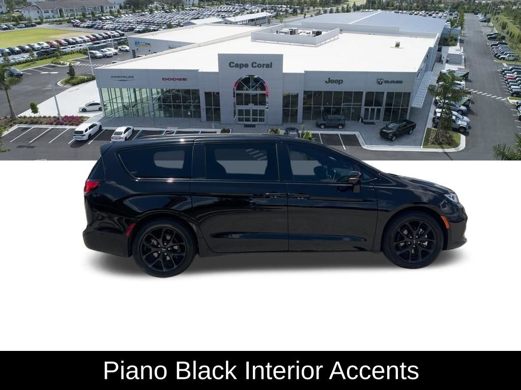 Used 2024 Chrysler Pacifica Touring-L w/ S Appearance Package FWD image 17