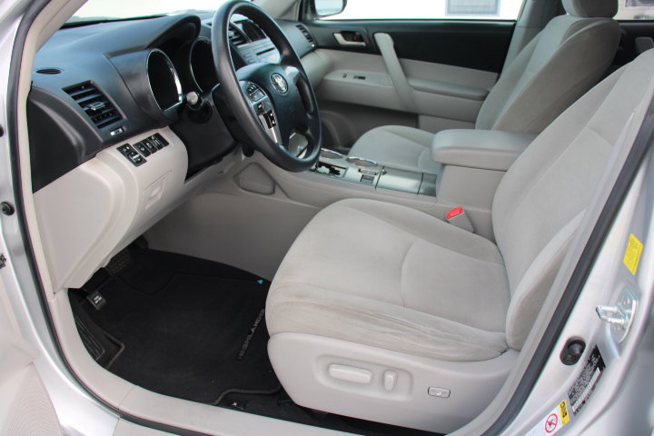 Used 2011 Toyota Highlander 2WD w/ Tech Pkg image 11
