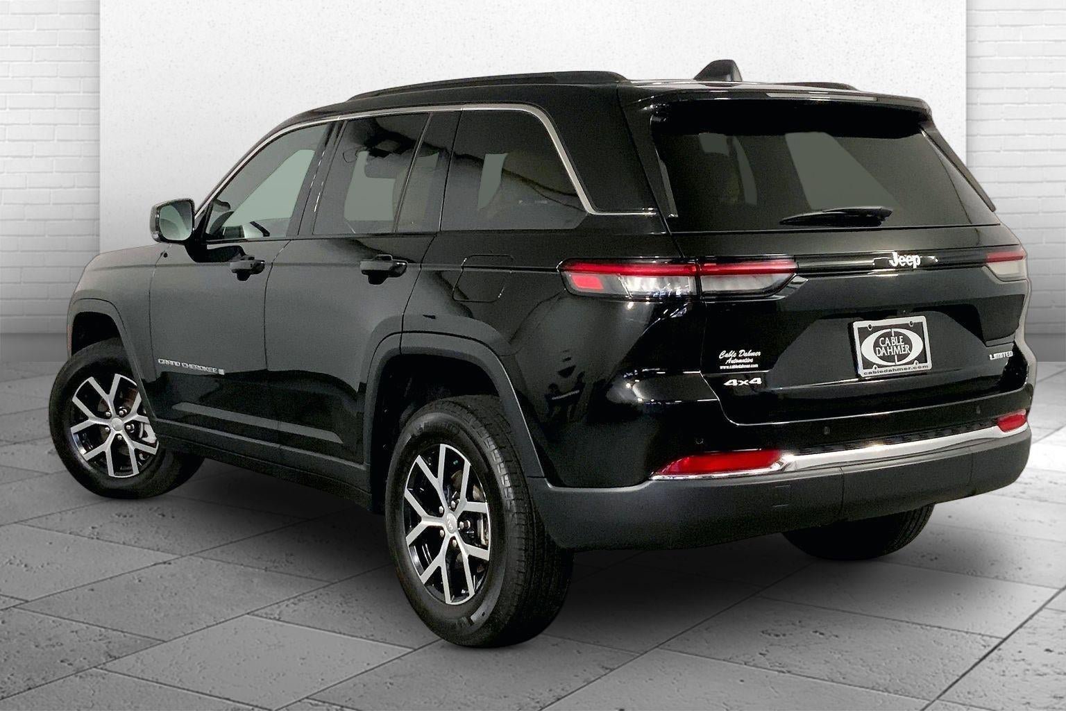 Used 2025 Jeep Grand Cherokee Limited AWD/4WD image 11