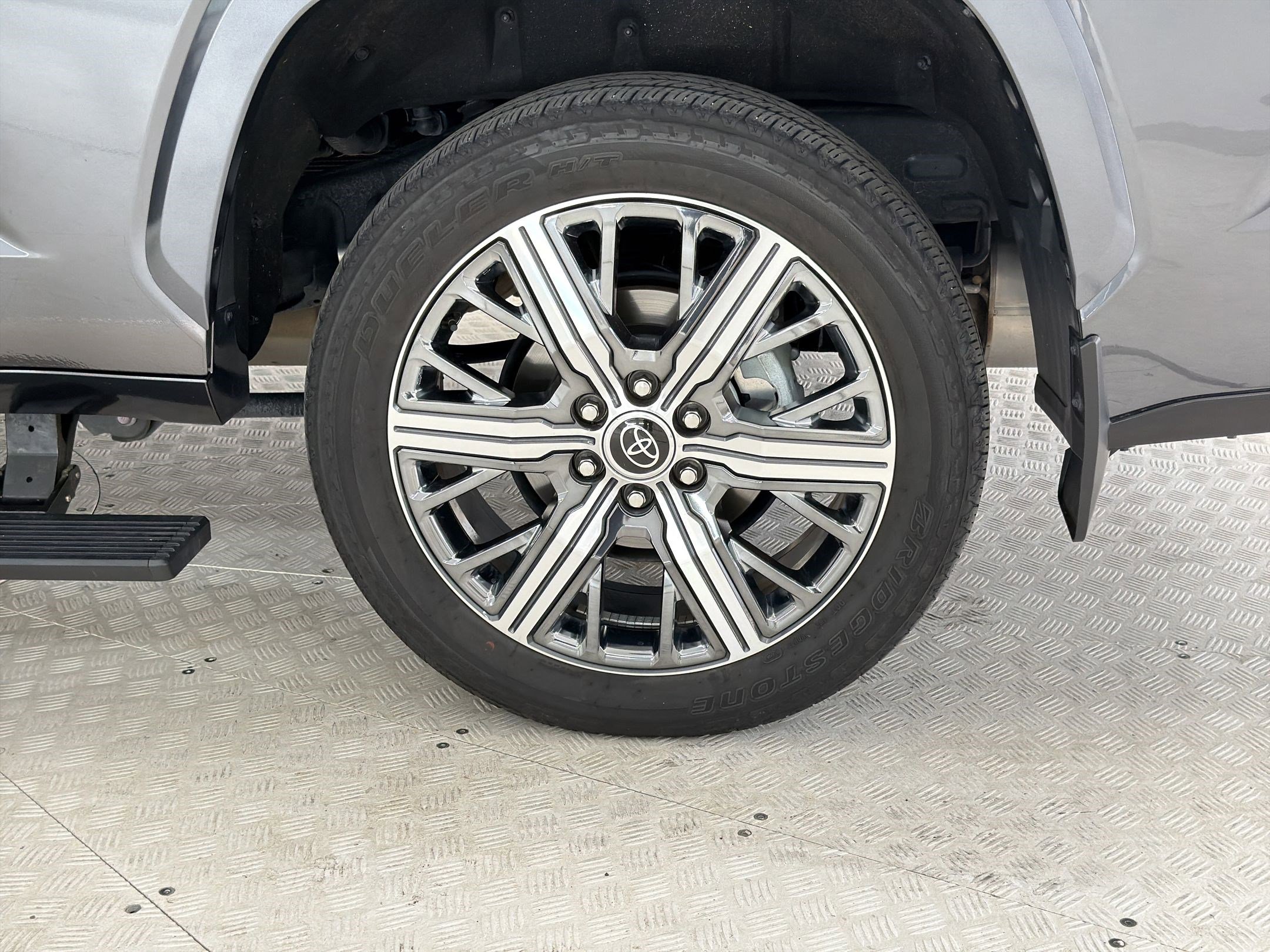 Used 2024 Toyota Sequoia Capstone AWD/4WD image 12