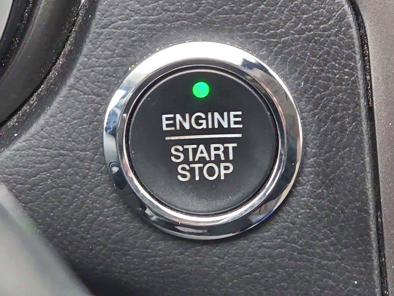 Used 2017 Ford Fusion SE w/ Fusion SE Technology Package image 24