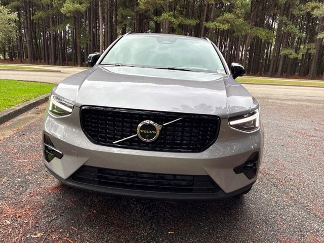 New 2026 Volvo XC40 B5 Plus w/ Protection Package Premier AWD/4WD image 2