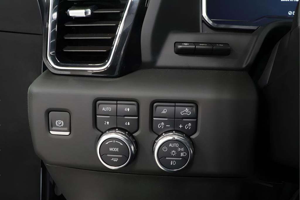 Used 2025 GMC Sierra 3500 Denali Ultimate AWD/4WD image 19