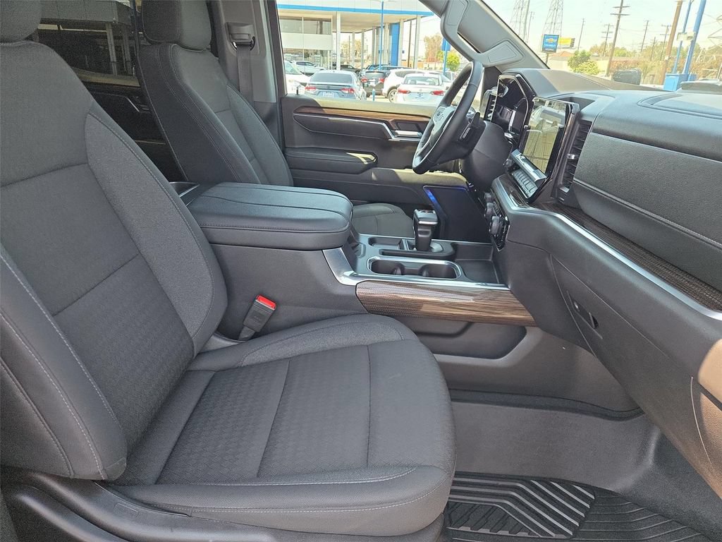 Certified 2026 Chevrolet Silverado 1500 LT Trail Boss w/ LPO, Dark Essentials Package AWD/4WD image 19