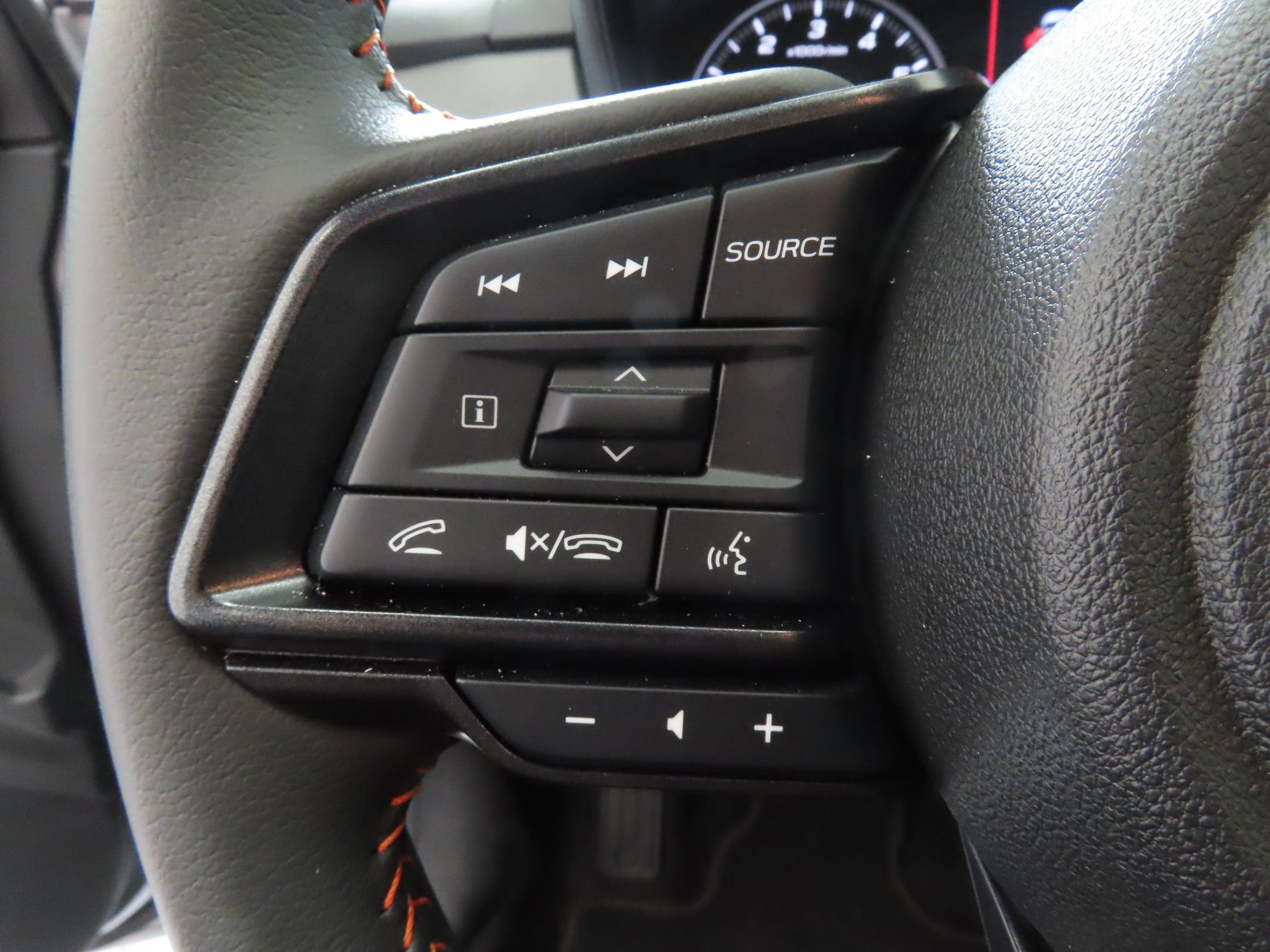 Used 2025 Subaru Crosstrek 2.5i Limited w/ Crosstrek Mirror Package AWD/4WD image 13