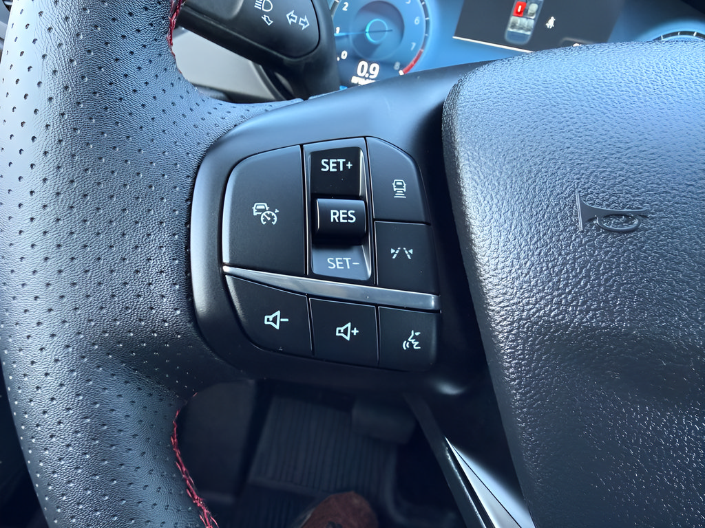 Used 2025 Ford Escape ST-Line Elite AWD/4WD image 18