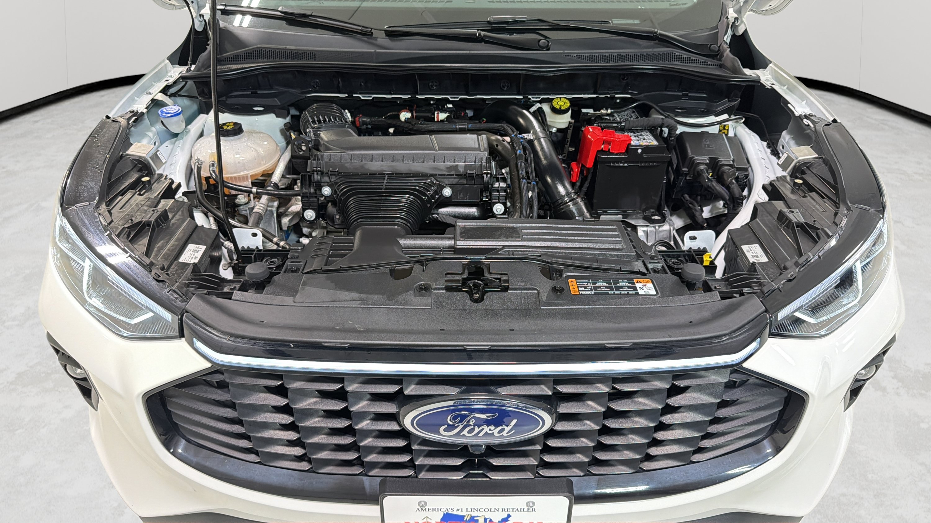Used 2025 Ford Escape Platinum w/ Premium Technology Package AWD/4WD image 26