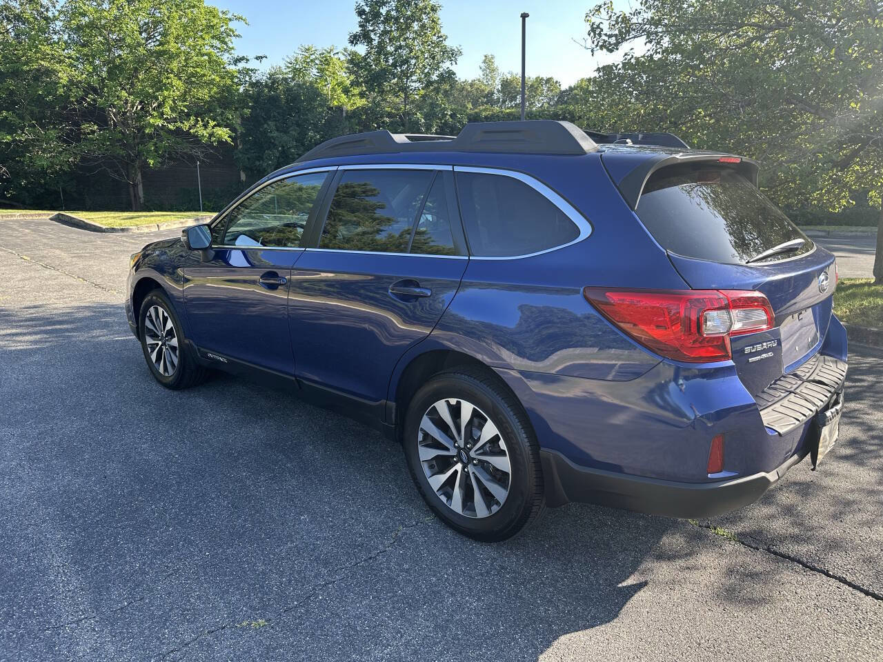 Used 2015 Subaru Outback 2.5i Limited image 4
