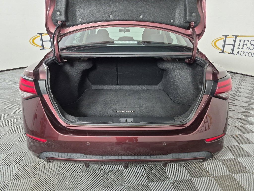 Used 2025 Nissan Sentra SV FWD image 31