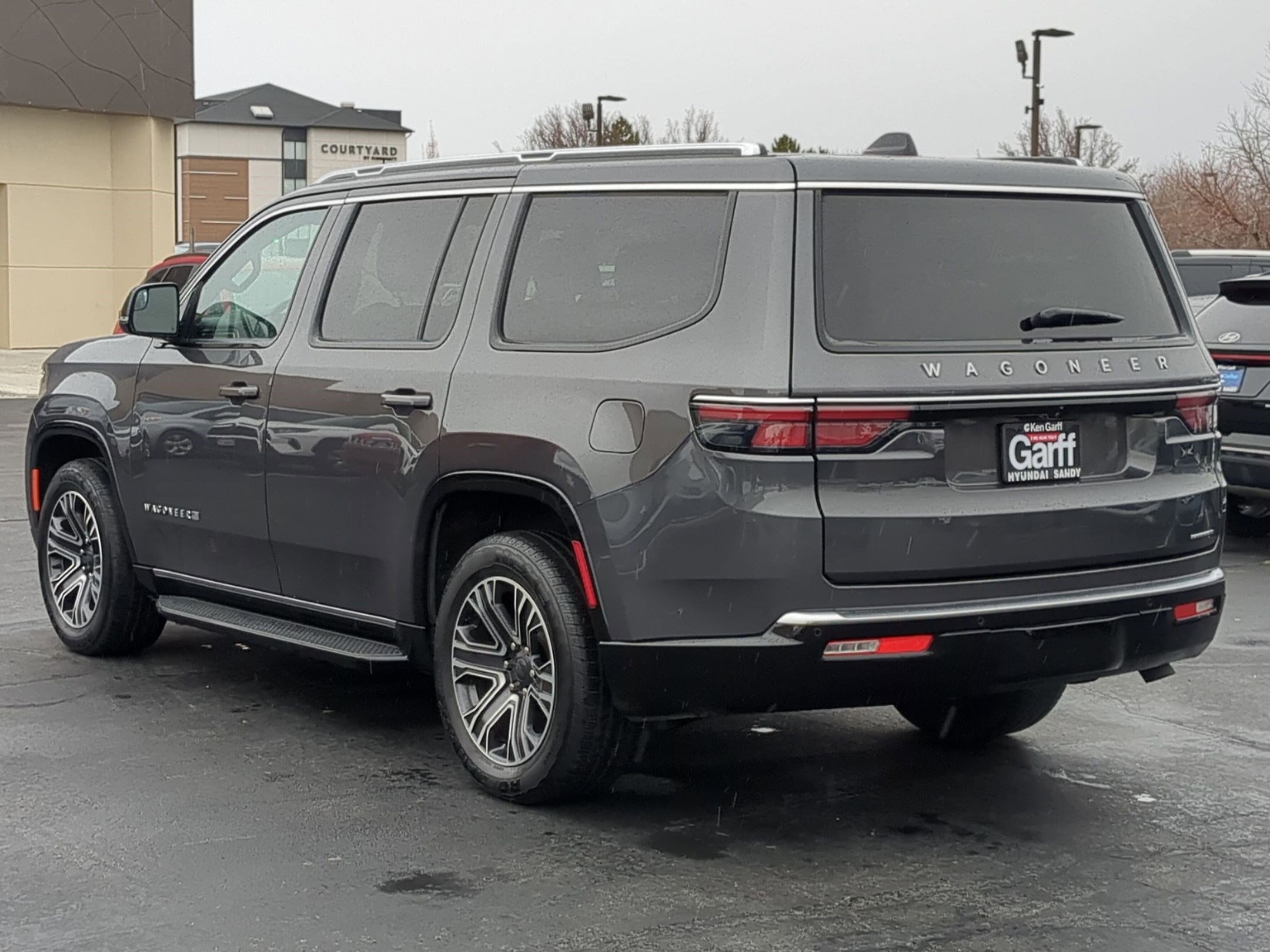 Used 2024 Jeep Wagoneer Series II image 8