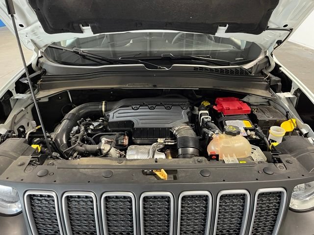Used 2023 Jeep Renegade Latitude AWD/4WD image 9