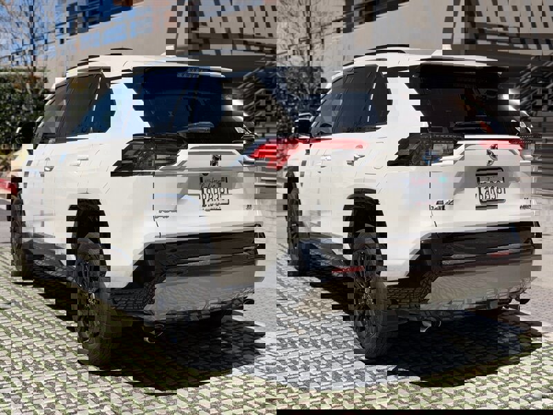 Used 2022 Toyota RAV4 SE w/ SE Grade Weather Package AWD/4WD image 7