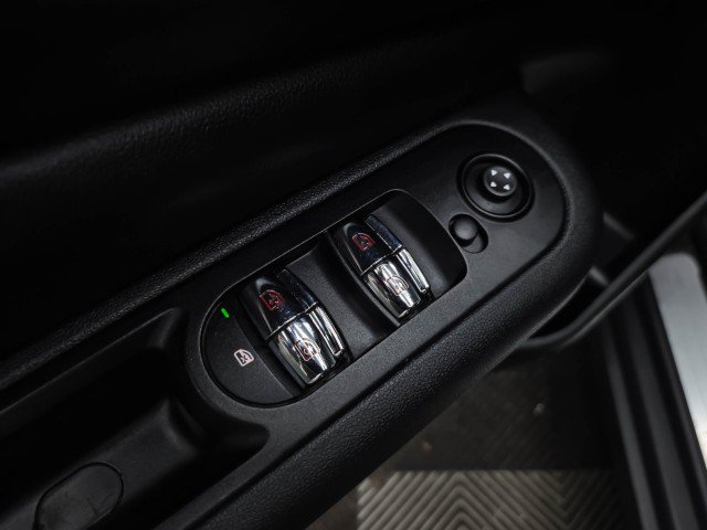Used 2016 MINI Cooper Clubman FWD image 29