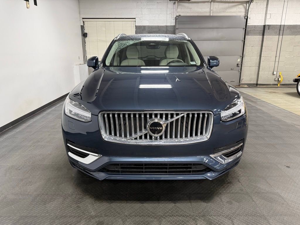 Used 2024 Volvo XC90 B6 Plus w/ Protection Package Premier AWD/4WD image 3