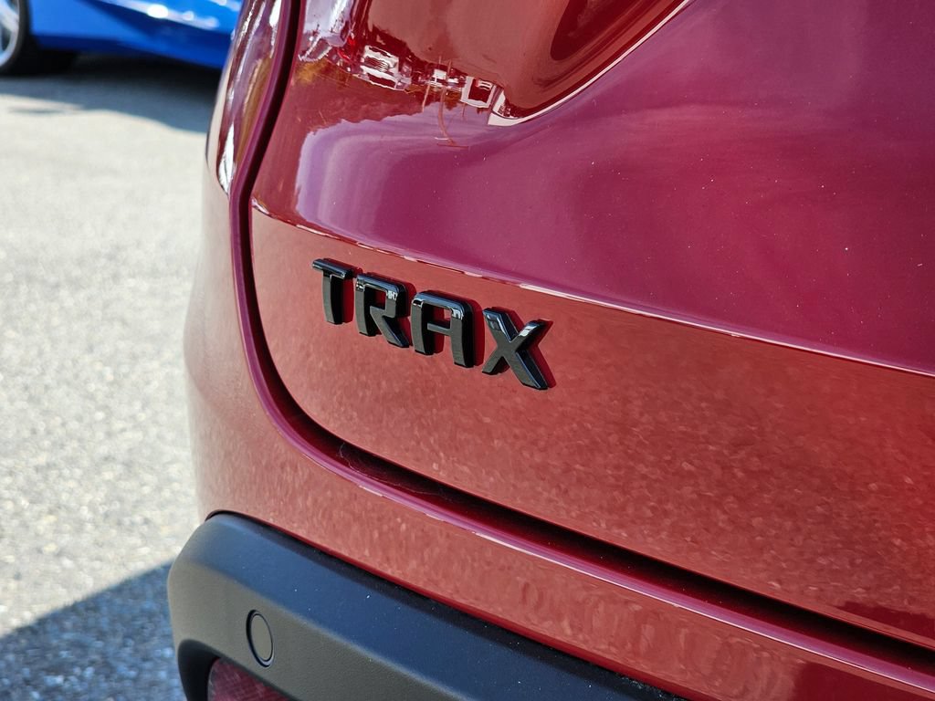 New 2026 Chevrolet Trax LT w/ Sunroof Package FWD image 11
