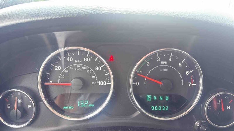 Used 2012 Jeep Wrangler Unlimited Rubicon AWD/4WD image 15