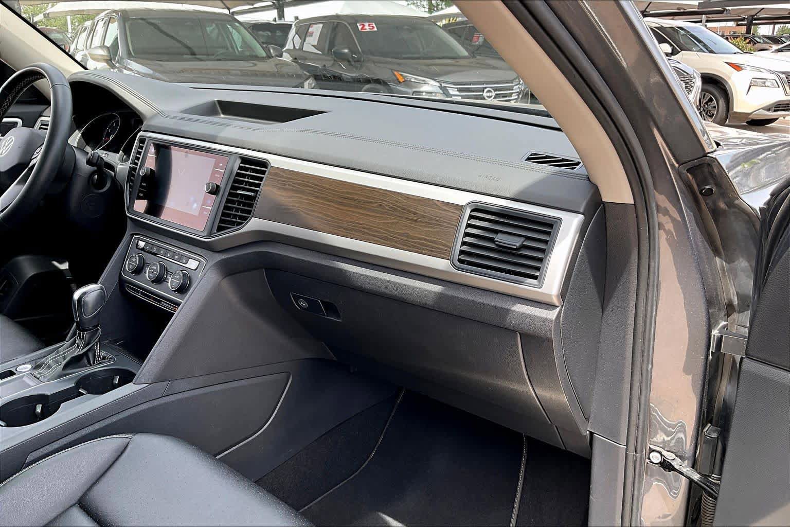 Used 2021 Volkswagen Atlas SE FWD image 18