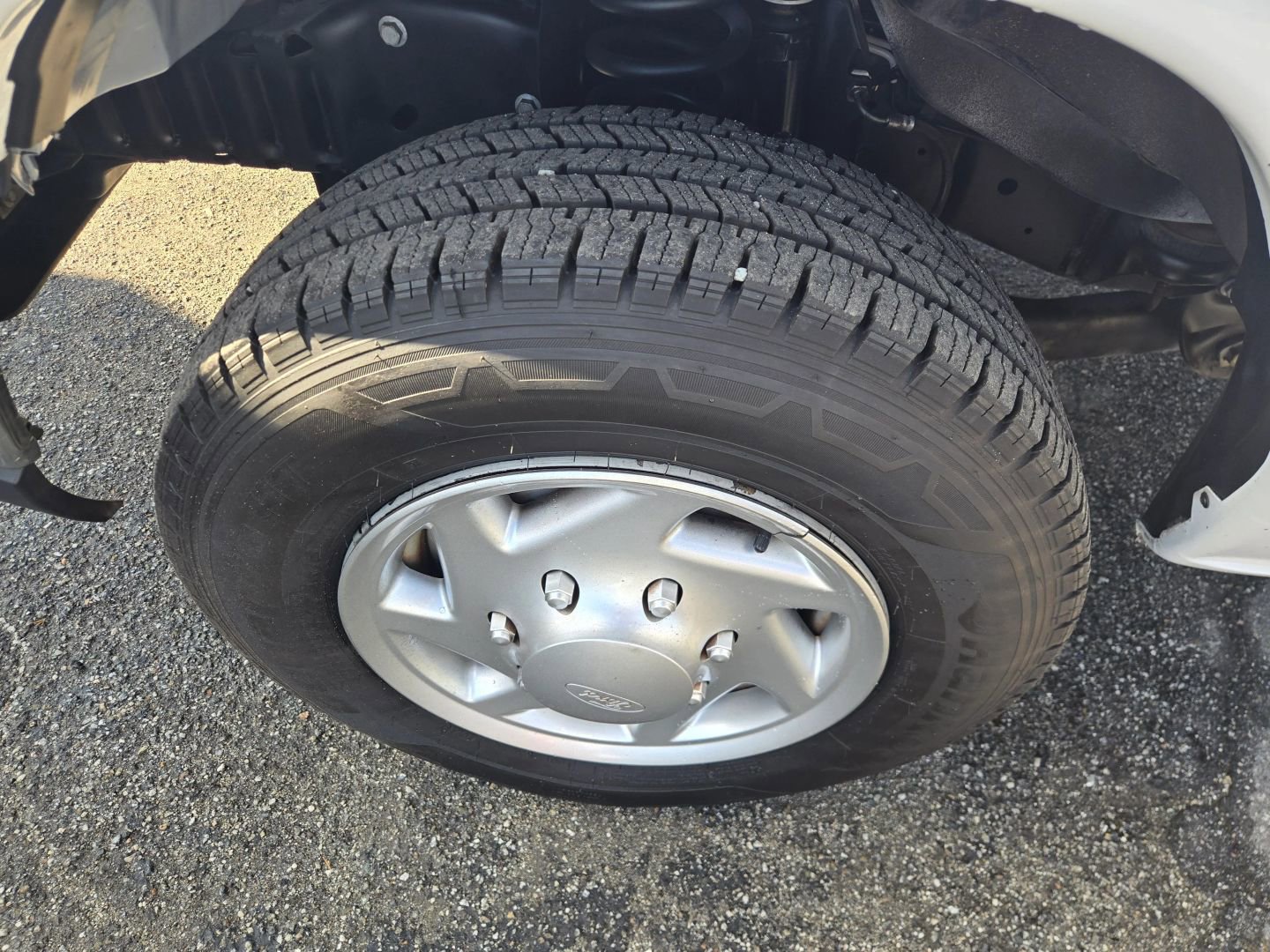 Used 2012 Ford E-350 and Econoline 350 XLT image 25