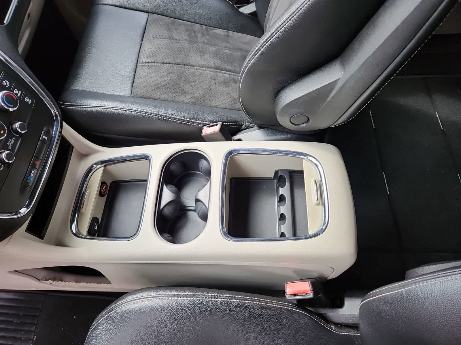 Used 2020 Dodge Grand Caravan SXT FWD image 11
