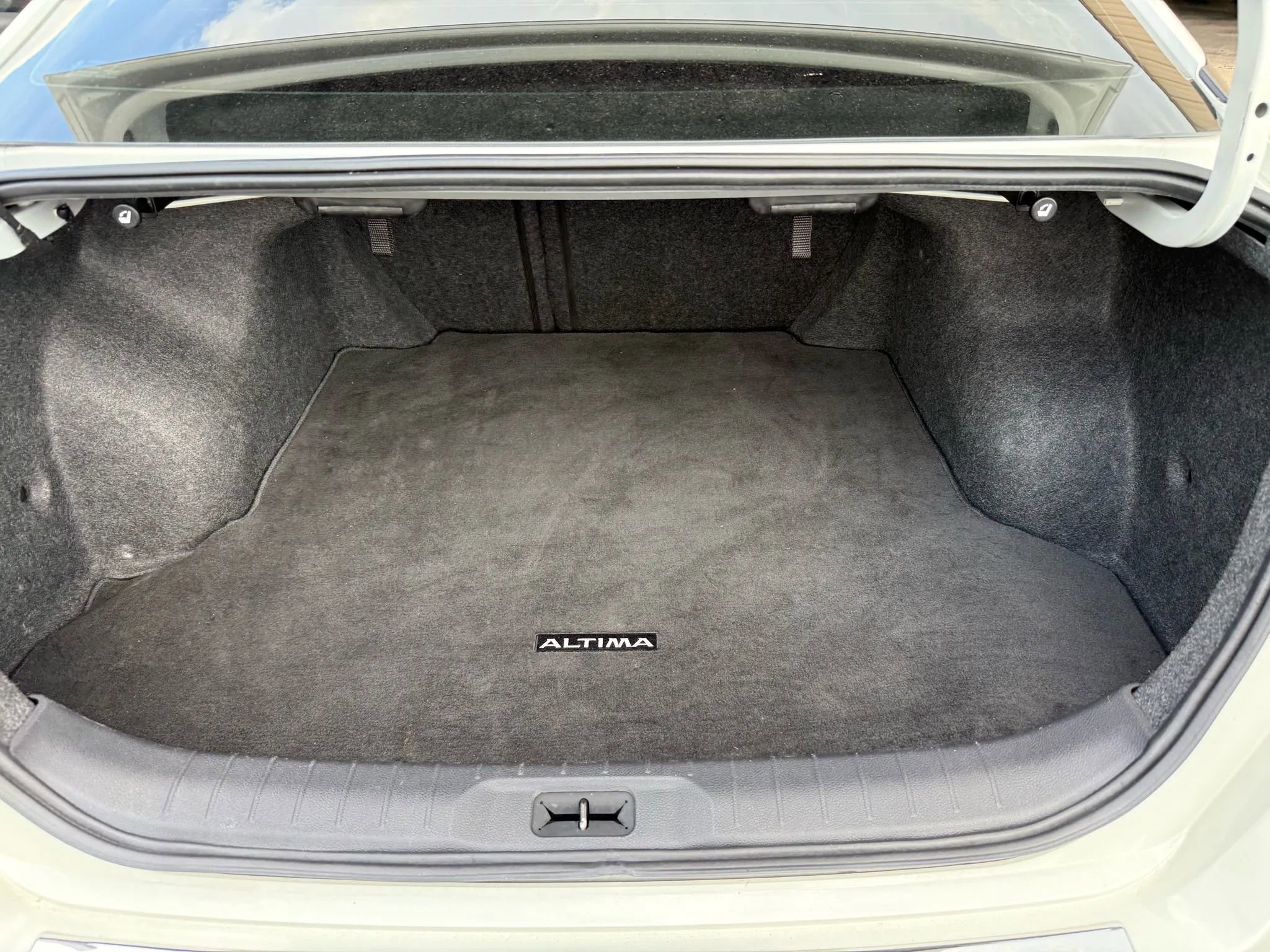 Used 2020 Nissan Altima 2.5 SR w/ Premium Package image 22