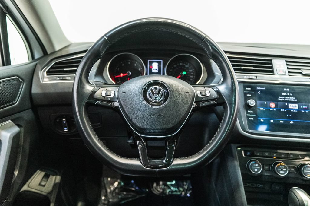 Used 2018 Volkswagen Tiguan SEL w/ 3rd Row Seat Package AWD/4WD image 16