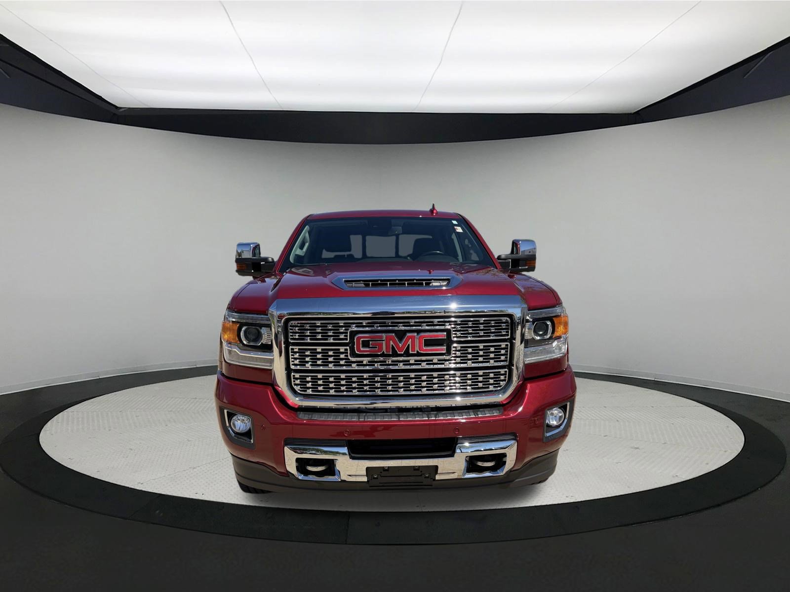 Used 2019 GMC Sierra 2500 Denali w/ Duramax Plus Package AWD/4WD image 2