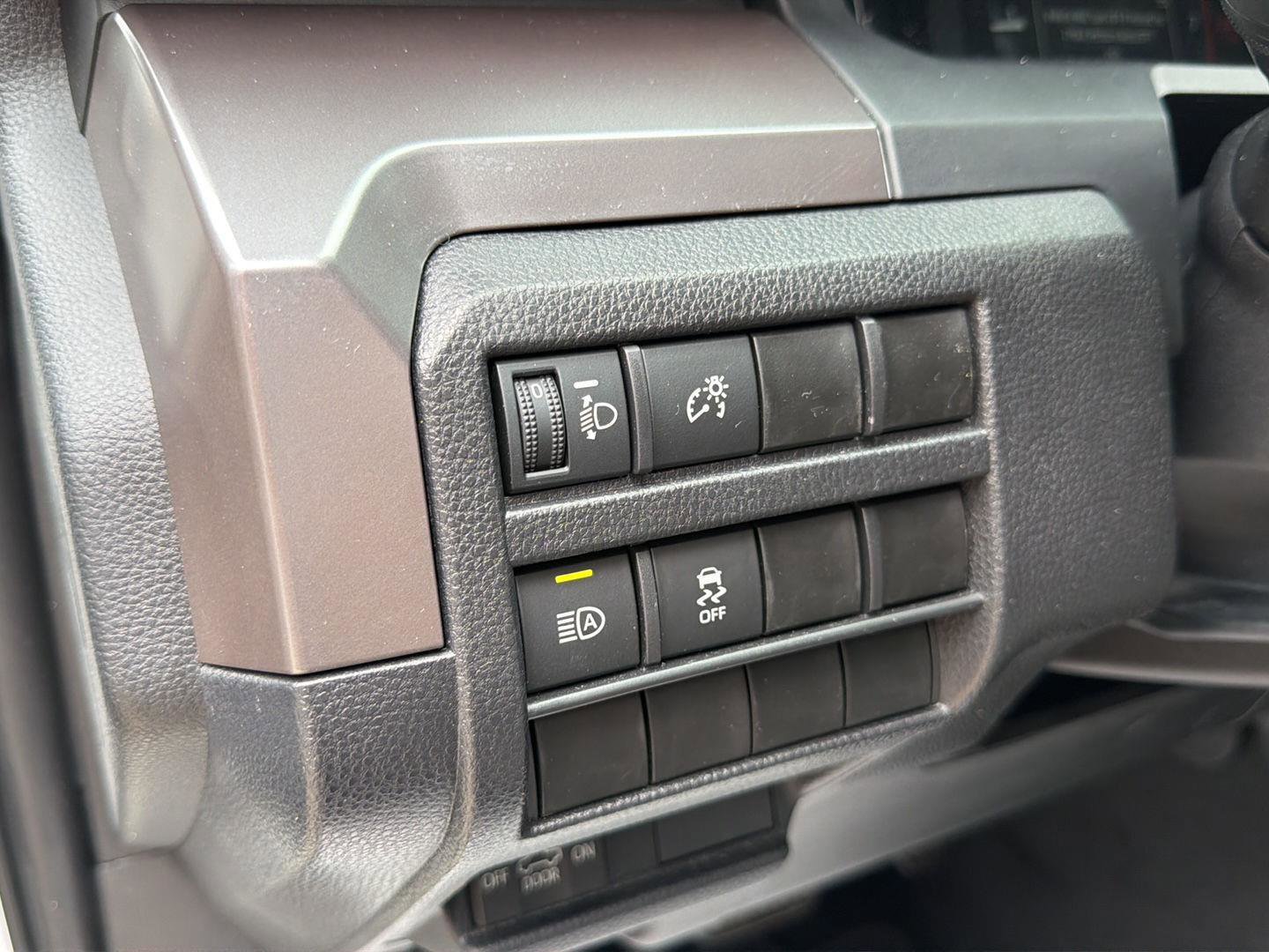 Used 2024 Toyota Tacoma SR5 AWD/4WD image 21