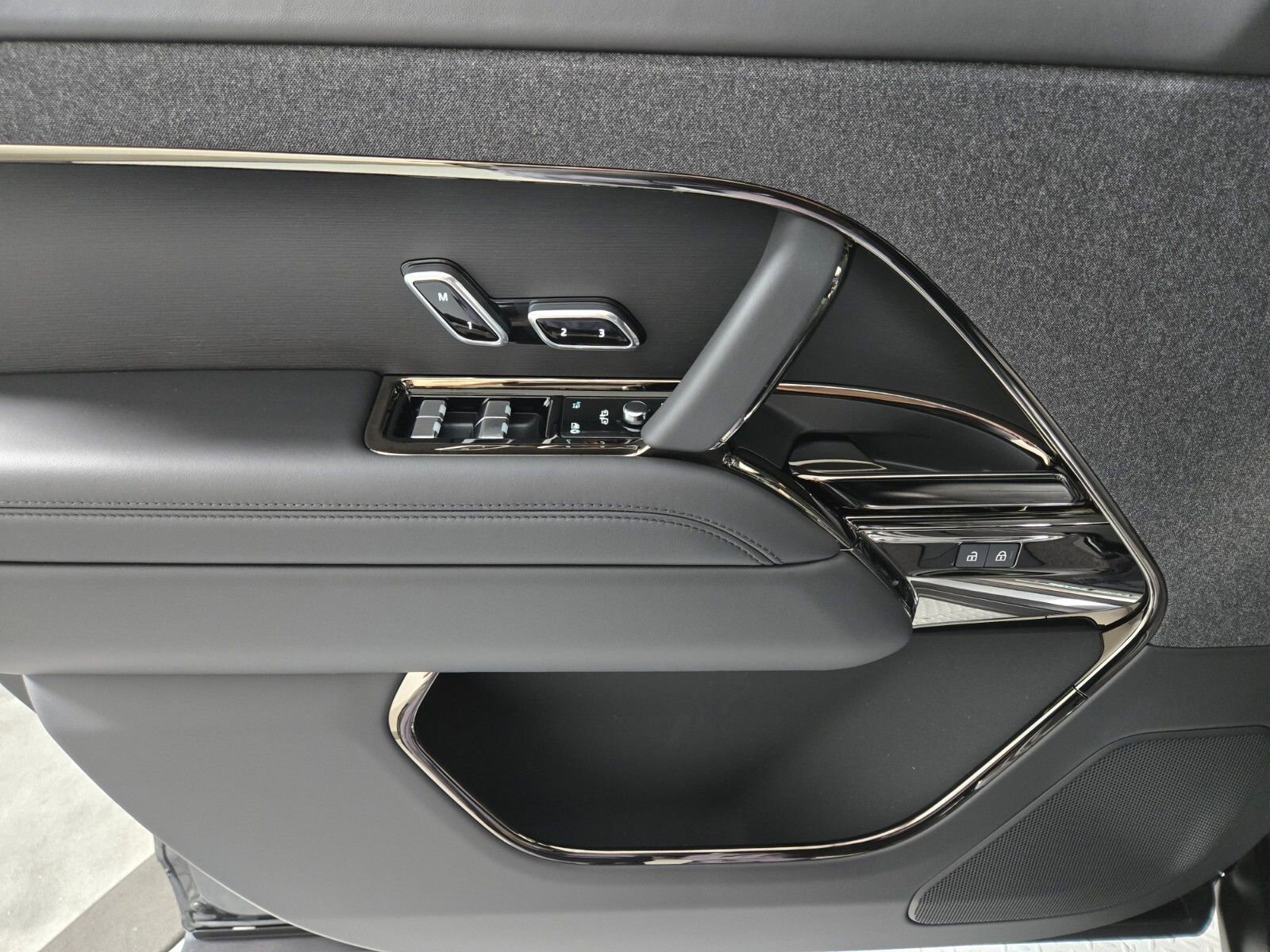 New 2026 Land Rover Range Rover Sport Dynamic SE AWD/4WD image 21