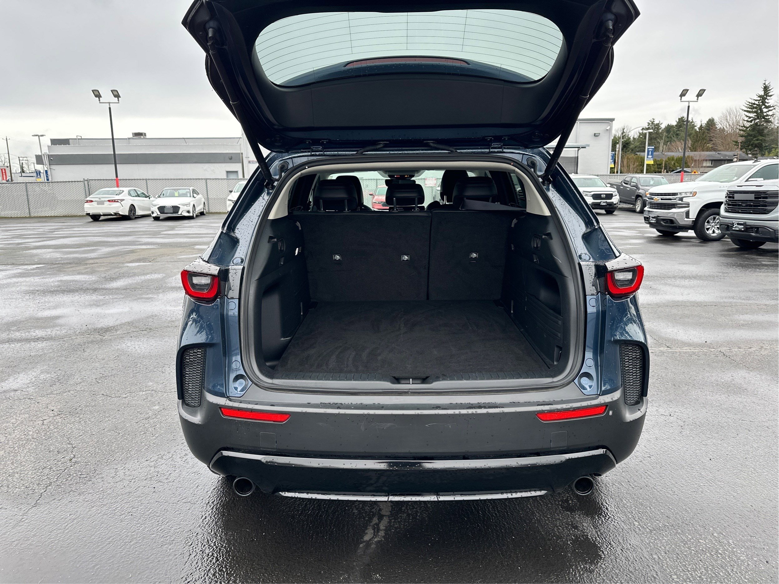 Used 2025 MAZDA CX-50 AWD 2.5 Hybrid w/ Premium Pkg image 11