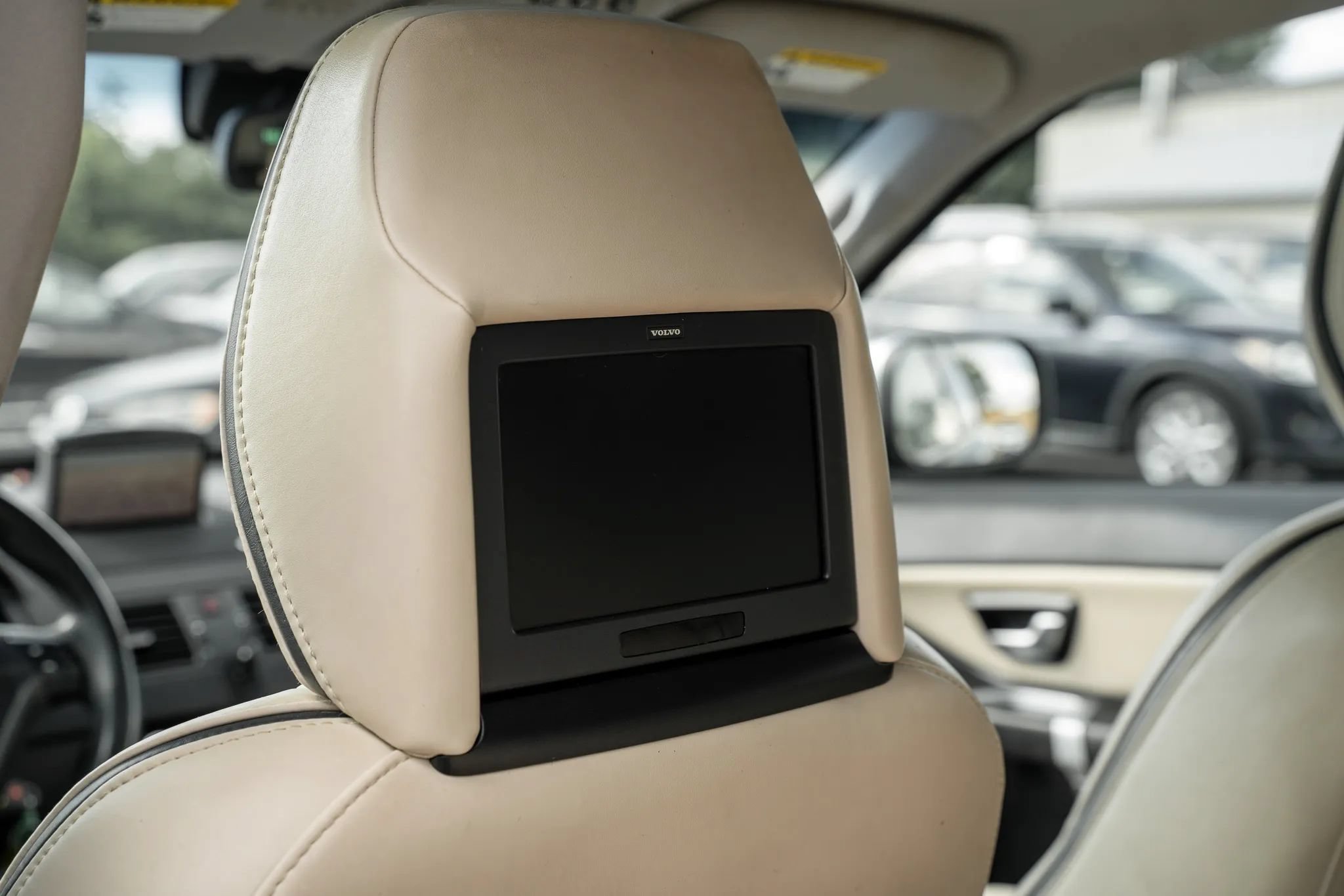 Used 2014 Volvo XC90 3.2 R-Design AWD/4WD image 9