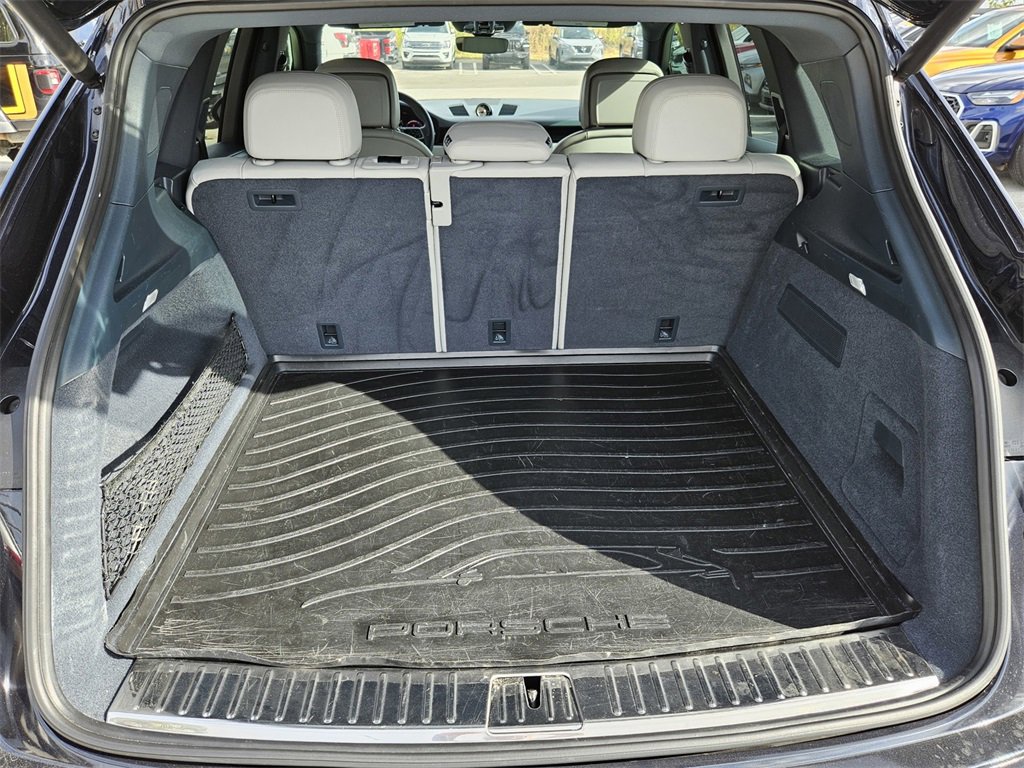 Used 2022 Porsche Cayenne image 30