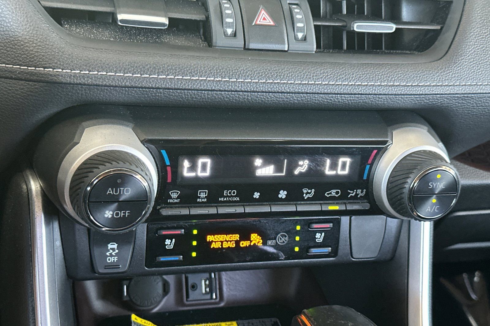 Used 2019 Toyota RAV4 Limited w/ Advanced Technology Package AWD/4WD image 24