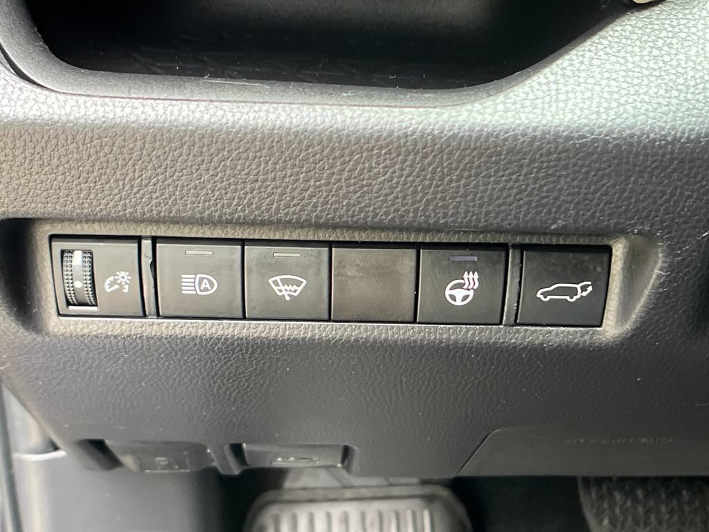 Used 2022 Toyota RAV4 XLE w/ Convenience Package AWD/4WD image 28