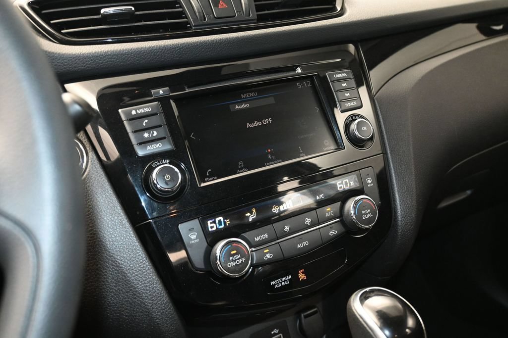 Used 2020 Nissan Rogue Sport SV FWD image 18